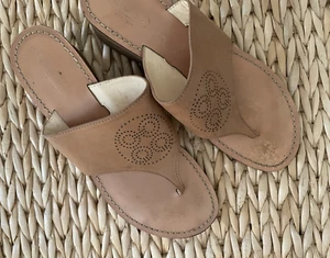 COACH Tan Leather Slides Thong Sandals 7.5 - Picture 1 of 3