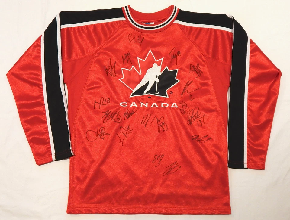 AUTOGRAPH HAND SIGNED BY 18 PLAYERS ON TEAM CANADA JERSEY SHANE DOAN RICK NASH + Foto 1 de 1
