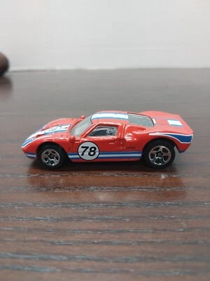 Coche diecast Hot Wheels Ford GT-40 1:64 Mattel rojo blanco azul #78 vintage 1999 Foto 1 de 4