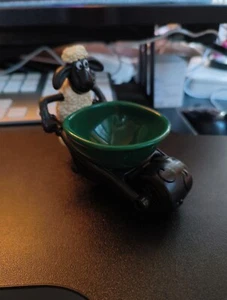 Shaun The Sheep With Wheelbarrow 3" Figure - 2014 McDonald's Happy Meal Toy VG C - Picture 1 of 5