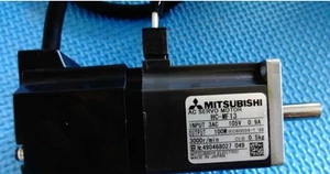 Servomotor Mitsubishi HC-MF13 1 PIEZA - Imagen 1 de 1