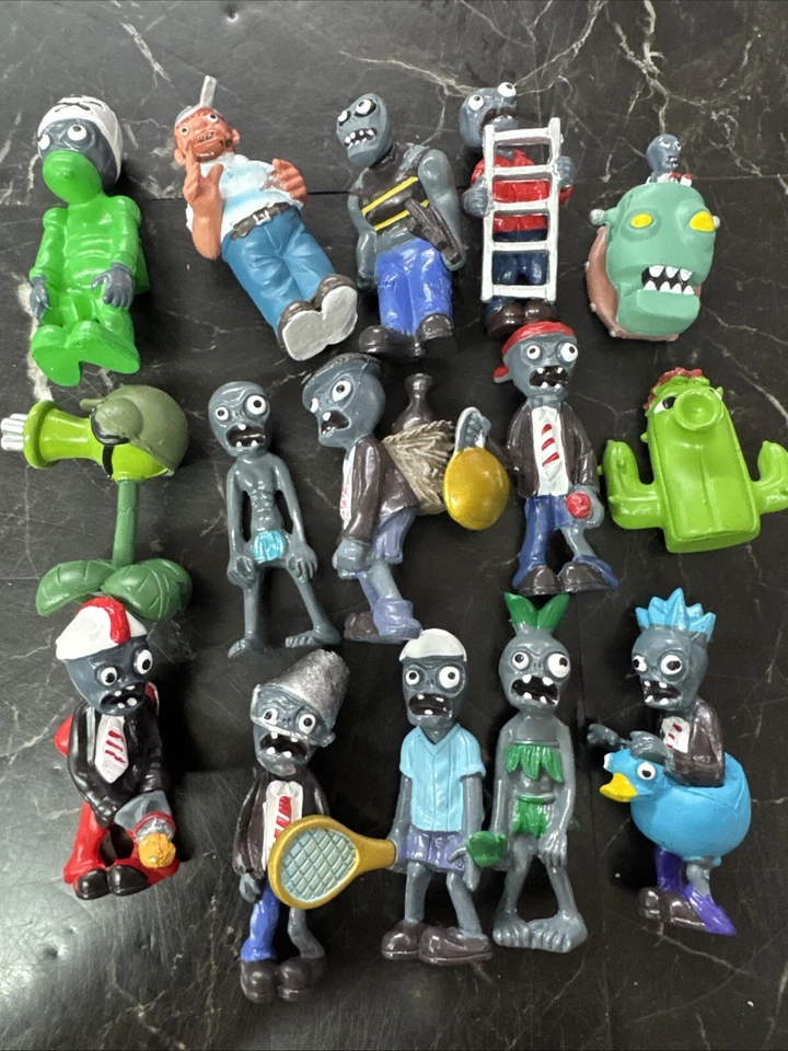 Lote de 15 mini figuras Plants vs. Zombies - Excelente estado Foto 1 de 4
