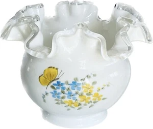 Fenton Silver Crest Ruffle Edge Vase “Butterflies" signed By A Sallee W/Sticker - Picture 1 of 12