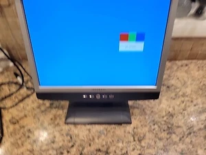 Hyundai L70S LCD Computer Monitor L17A0D080- Tested - Picture 1 of 12