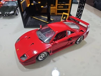 Burago 3032 1987 Ferrari F40 1:18 Modellino Auto - Rosso  - Immagine 1 di 4