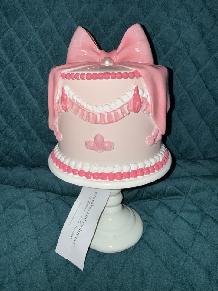 NUEVO CON ETIQUETAS Cupcakes y Cachemira San Valentín Resina Rosa Pastel Coqueta Arco Pedestal Pastel Foto 1 de 4