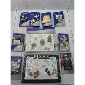 Disney 100 Décadas COMPLETO Set 10 + Pines 2023 NUEVO en Tarjetas Edición Limitada - Imagen 1 de 11