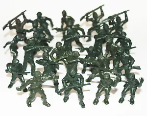 Lote De Colección de Soldados De Juguete Segunda Guerra Mundial Verde Oscuro Sub Ametralladora Rifle Infantería Ejército - Imagen 1 de 4