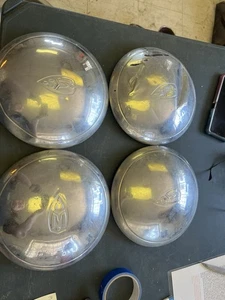 B418. 1930-1940 Oldsmobile Wheel Covers - Picture 1 of 10