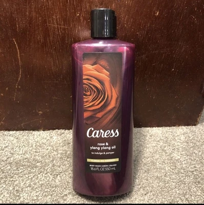 Jabón corporal con esencia floral y aceite de rosa caricia y ylang ylang complacer y mimar, 18,6 oz Foto 1 de 4