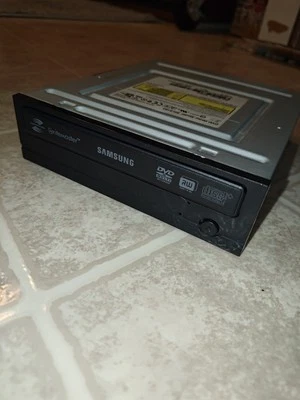 Para piezas / No funciona - Unidad óptica Samsung TSST Corp SH-S183L DVD-RW Foto 1 de 4