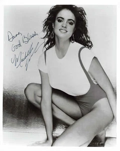Foto firmada/firmada de Michelle Johnson 8x10 en caja y negro - Imagen 1 de 1