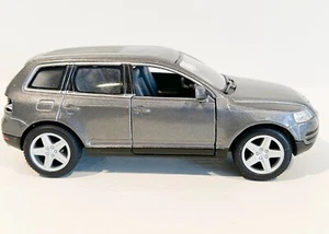 VOLKSWAGEN TOUAREG 2003 DIECAST 1:38 SCALE - DAMAGED TAIL LIGHTS - Picture 1 of 6