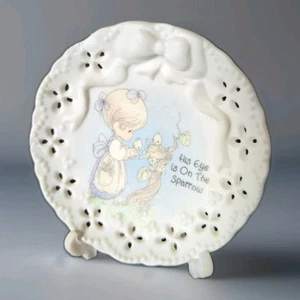 Precious Moments Collection 3" Teller "Sein Auge ist auf dem Spatz" von 1995 mit Ständer - Bild 1 von 3