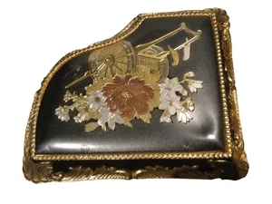 Antigua caja de música de piano de cola estilo Luis XV francés SANYO Chokin de Japón de hoja perenne - Imagen 1 de 11