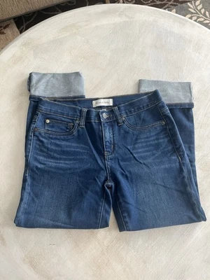 Pantalones de mezclilla recortados Henry & Belle con puños para mujer 27  Foto 1 de 4