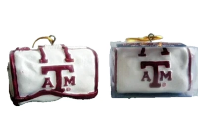 JUEGO DE 3 BOLSAS DEPORTIVAS TEXAS A&M AGGIES FÚTBOL BALONCESTO ADORNO NAVIDAD NUEVO Foto 1 de 2