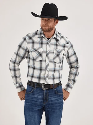 Men's Wrangler Retro® Long Sleeve Sawtooth Snap Pocket Western Shirt in White - Image 1 of 3