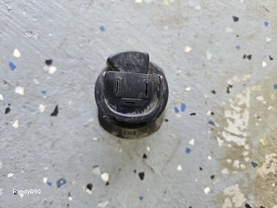 84-86 Nissan 300zx Luz antiniebla delantera goma ojal base aislante Foto 1 de 4