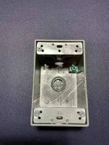 Scatola resistente alle intemperie con (5) 1/2 pollice Fori grigio metallizzato 1 velocità 691037 - Foto 1 di 4