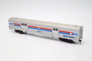 HO Scale Amtrak Baggage Car #1040 Phase II Red White Blue Model Train Passenger - Picture 1 of 6