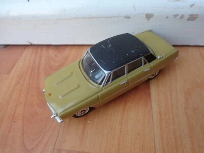 CORGI CLASSICS 1/43 LOCK STOCK AND TWO SMOKING BARRELS ROVER 3500 CAR CC01901 - Image 1 of 2