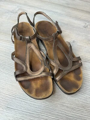 NAOT Sandalias Mujer 9 Cuero Dorith Metálico Marrón 40 Tiras Zapatos Planos Foto 1 de 4