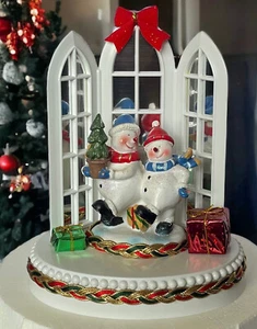 Schneemann Paar Weihnachten Thema Hochzeitstorte Topper verspiegelte Bögen Geschenke Schleife - Bild 1 von 3