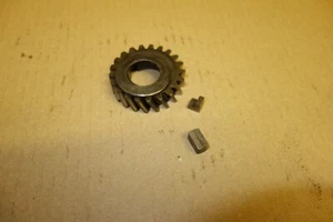 Suzuki GN 250 GN250 primary gear engine motor - Picture 1 of 4