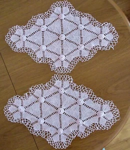 Pair of Vintage Hand CROCHET DOILIES Exquisite Pattern - Picture 1 of 10