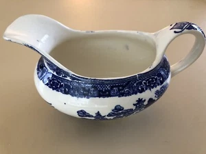 Vintage Blue Willow Gravy Boat Un Marked - Picture 1 of 8