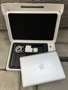 13-inch Apple MacBook Pro 2.4GHz Core 2 Duo Mid 2010 4GB RAM 256GB *READ DESCRIP - Picture 1 of 4
