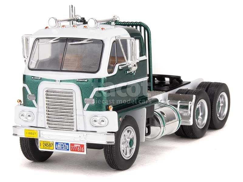 International Harvester DCOF-405 Tractor 1959 - IXO 1/43 - Image 1 of 1