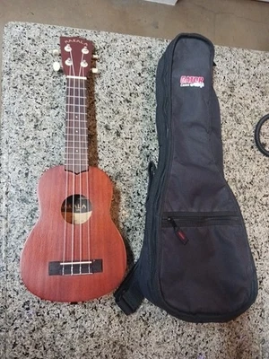 Kala MK-S Makala Classic Soprano Ukulele With Gator Case Gig Bag Excellent - Image 1 of 4