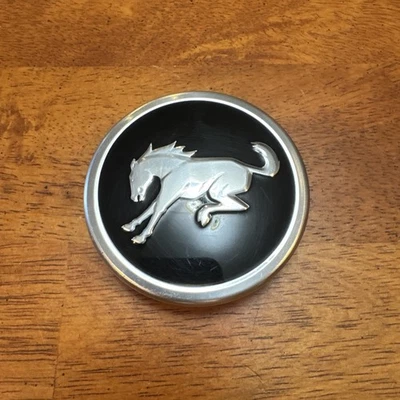 Tampa central 2021-2023 Ford Bronco Sport fabricante de equipamento original 95019 10328 M1PZ1130B - Imagem 1 de 4