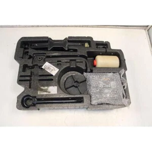 CRIC ET MANIVELLE POUR RENAULT MEGANE (06-08) C+C 2A SERIE 1.6 16V (83KW) 2006 - Picture 1 of 7