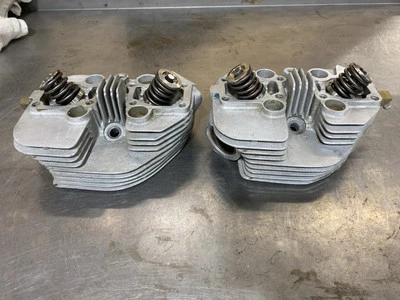 16679-89R 16680-89R HARLEY-DAVIDSON XR-750 XR750 CULATAS PUERTO OVALADO TARDÍO Foto 1 de 4