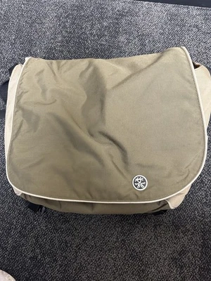 Crumpler Messenger Bag — The Horseman— CarryOn Laptop Compartment !! - image 1 of 4