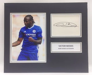 Exhibición de fotos firmada por Victor Moses Chelsea RARA + CERTIFICADO DE AUTENTICIDAD AUTÓGRAFO FIRMADO - Imagen 1 de 3