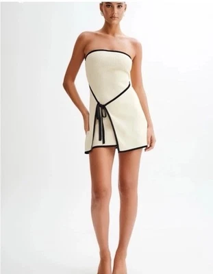 Vestido Rian Mini Sin Tirantes Tejido Marfil Talla S Niña Escandinava Coqueta Euro Streetwear Foto 1 de 4