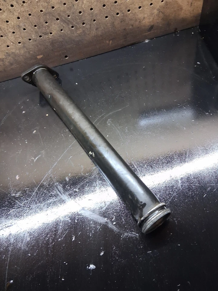 01-2015 6.6 DURAMAX TURBO LB7 LLY LBZ LMM DIESEL Coolant Tube Pipe 97328878 A68 - Image 1 of 4