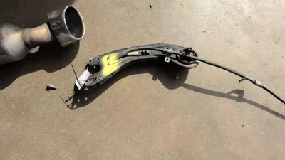 Brazo de control inferior trasero derecho usado para Kia Sorento 2015 brazo de arrastre Foto 1 de 4