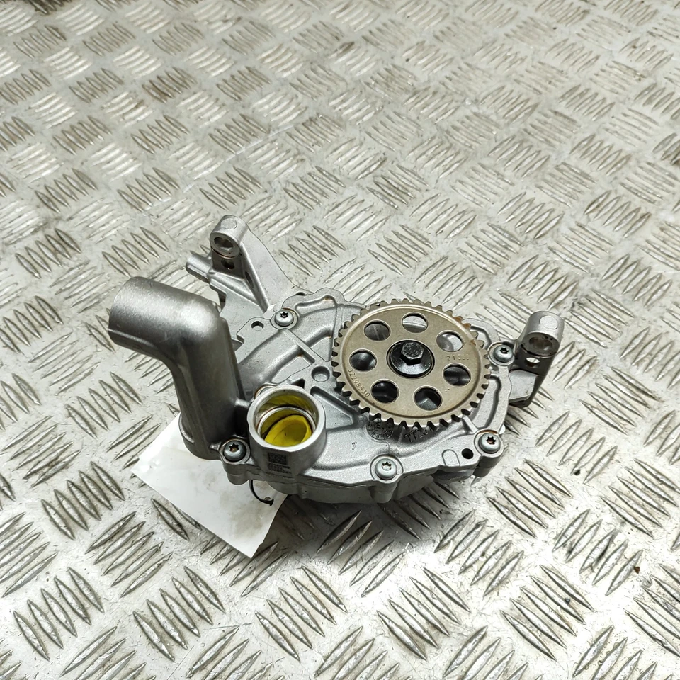 沃尔沃 XC40 B4 油泵 32140169 3229850 2.0 混合 145KW 2022 23516717 — 第 1/4 张图片