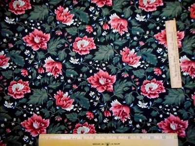 Tela Edredón 1 2/3 Yarda Rosa Floral Dk Verde Hojas en Negro Algodón Premium De Colección Foto 1 de 2