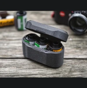 Custodia pellicola magnetica 35 mm tripla capacità Filmpod ispirata ad Airpod fotocamera - Foto 1 di 3