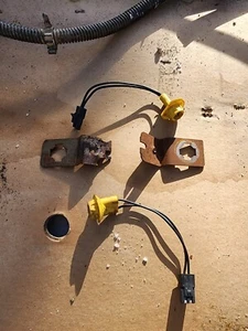84-86 Jeep Comanche Cherokee Oem Courtesy Lights Footwell Light Set W/Brackets - Picture 1 of 1