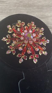 Vintage Starburst Brooch Pin Red Rhinestone Prong Set Gold Tone - Picture 1 of 19
