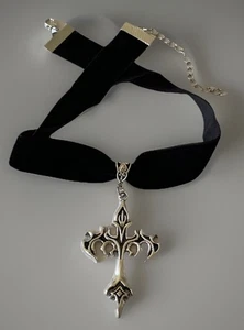 Collar Gargantilla Estilo Vintage Cruz Gótica - Cinta Terciopelo Negro - Totalmente Nuevo - Imagen 1 de 6