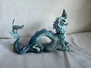 Disney Sisu Dragon 7” PVC Cake Topper Figura Figura Estatuilla Raya y Último Dragón - Imagen 1 de 5
