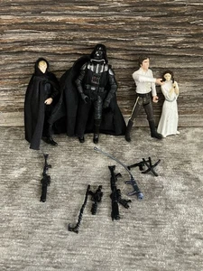 Star Wars Action Figure Lot With Assorted Weapons. Four Figurines - Picture 1 of 8